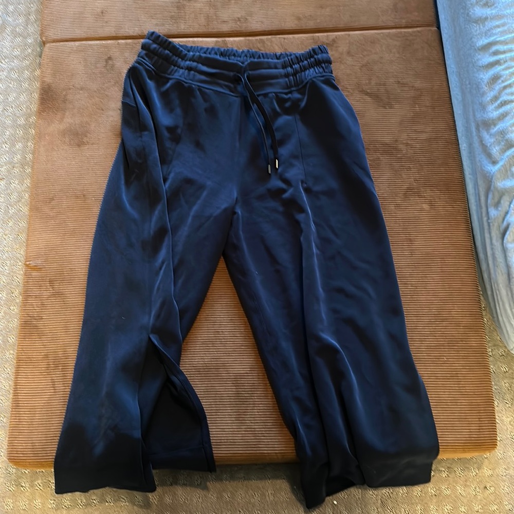 Lululemon size 10 pants